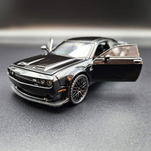 Load image into Gallery viewer, Explorafind 2023 Dodge Challenger SRT Hellcat Black 1:32 Die Cast Car
