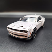 Load image into Gallery viewer, Explorafind 2023 Dodge Challenger SRT Hellcat Grey 1:32 Die Cast Car
