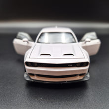 Load image into Gallery viewer, Explorafind 2023 Dodge Challenger SRT Hellcat Grey 1:32 Die Cast Car
