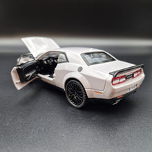 Load image into Gallery viewer, Explorafind 2023 Dodge Challenger SRT Hellcat Grey 1:32 Die Cast Car
