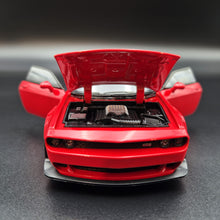 Load image into Gallery viewer, Explorafind 2023 Dodge Challenger SRT Hellcat Red 1:32 Die Cast Car
