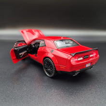 Load image into Gallery viewer, Explorafind 2023 Dodge Challenger SRT Hellcat Red 1:32 Die Cast Car
