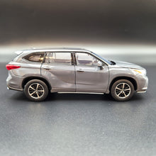 Load image into Gallery viewer, Explorafind 2021 Toyota Highlander XSE Grey 1:32 Die Cast Car
