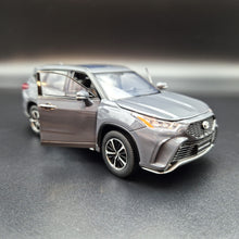 Load image into Gallery viewer, Explorafind 2021 Toyota Highlander XSE Grey 1:32 Die Cast Car
