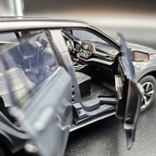 Load image into Gallery viewer, Explorafind 2021 Toyota Highlander XSE Grey 1:32 Die Cast Car
