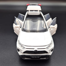 Load image into Gallery viewer, Explorafind 2021 Toyota RAV4 White 1:32 Die Cast Car
