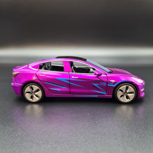 Load image into Gallery viewer, Explorafind 2021 Tesla Model 3 Purple 1:32 Die Cast Car
