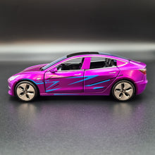 Load image into Gallery viewer, Explorafind 2021 Tesla Model 3 Purple 1:32 Die Cast Car
