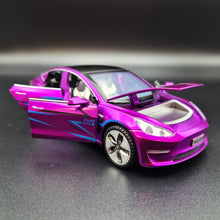 Load image into Gallery viewer, Explorafind 2021 Tesla Model 3 Purple 1:32 Die Cast Car
