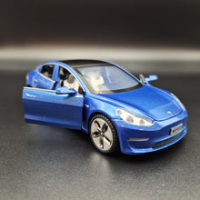 Load image into Gallery viewer, Explorafind 2021 Tesla Model 3 Blue 1:32 Die Cast Car
