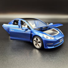 Load image into Gallery viewer, Explorafind 2021 Tesla Model 3 Blue 1:32 Die Cast Car
