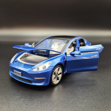 Load image into Gallery viewer, Explorafind 2021 Tesla Model 3 Blue 1:32 Die Cast Car
