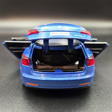 Load image into Gallery viewer, Explorafind 2021 Tesla Model 3 Blue 1:32 Die Cast Car
