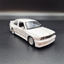 Load image into Gallery viewer, Explorafind 1987 BMW M3 White 1:36 Die Cast Car
