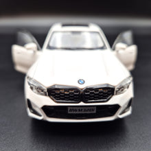 Load image into Gallery viewer, Explorafind 2023 BMW 3 Series 320i White 1:32 Die Cast Car
