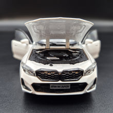 Load image into Gallery viewer, Explorafind 2023 BMW 3 Series 320i White 1:32 Die Cast Car
