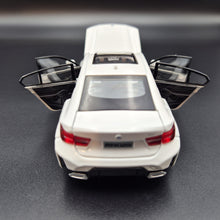 Load image into Gallery viewer, Explorafind 2023 BMW 3 Series 320i White 1:32 Die Cast Car
