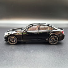 Load image into Gallery viewer, Explorafind 2023 BMW 3 Series 320i Black 1:32 Die Cast Car
