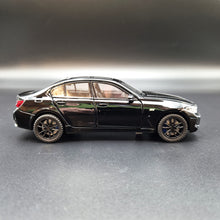 Load image into Gallery viewer, Explorafind 2023 BMW 3 Series 320i Black 1:32 Die Cast Car
