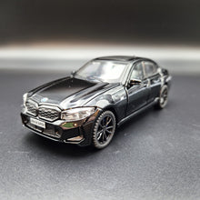 Load image into Gallery viewer, Explorafind 2023 BMW 3 Series 320i Black 1:32 Die Cast Car
