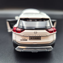 Load image into Gallery viewer, Explorafind 2023 Nissan X-Trail White 1:32 Die Cast Car
