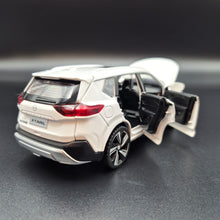 Load image into Gallery viewer, Explorafind 2023 Nissan X-Trail White 1:32 Die Cast Car
