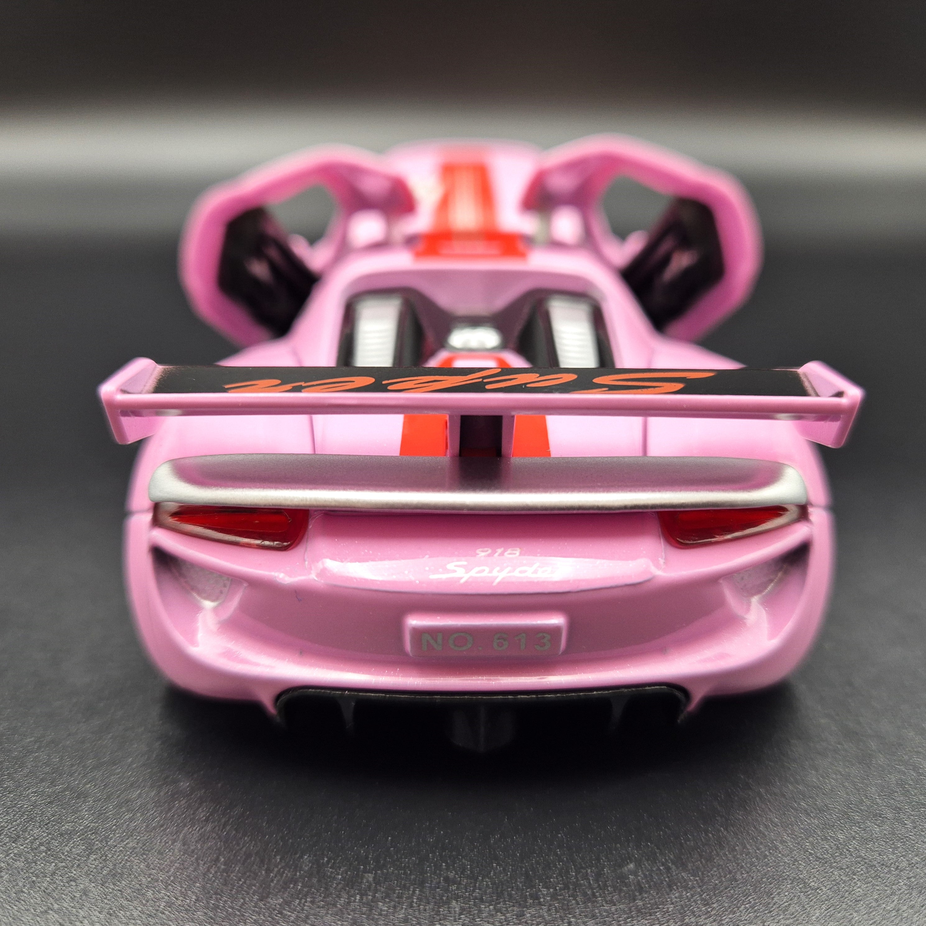Explorafind 2015 Porsche 918 Spyder RSR Pink 1:32 Die Cast Car