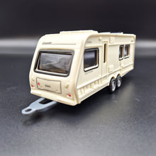 Load image into Gallery viewer, Explorafind 2012 Land Rover Defender with Caravan Black/Cream 1:32 Die Cast
