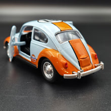 Load image into Gallery viewer, Explorafind 1967 Volkswagen Classical Beetle Gulf Blue 1:36 Die Cast Car
