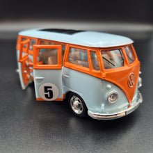 Load image into Gallery viewer, Explorafind 1967 Volkswagen T1 Van Gulf Blue 1:38 Die Cast Van
