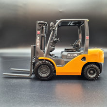 Load image into Gallery viewer, Explorafind Toyota Style Forklift Truck Orange 1:20 Die Cast
