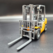 Load image into Gallery viewer, Explorafind Toyota Style Forklift Truck Orange 1:20 Die Cast
