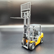 Load image into Gallery viewer, Explorafind Toyota Style Forklift Truck Orange 1:20 Die Cast
