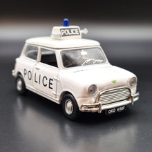 Load image into Gallery viewer, Explorafind 1967 Austin Mini Cooper MKII White Liverpool Police 1:50 Die Cast Car New
