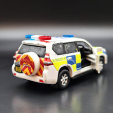 Load image into Gallery viewer, Explorafind 2013 Toyota Prado Hong Kong Police Traffic Division 1:64 Die Cast Car New
