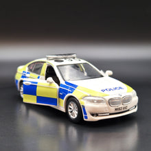 Load image into Gallery viewer, Explorafind 2017 BMW Series 5 F10 Greater Manchester Police 1:64 Die Cast Car New
