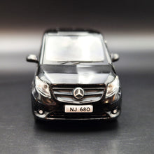 Load image into Gallery viewer, Explorafind 2019 Mercedes-Benz Vito Black 1:64 Die Cast Van New
