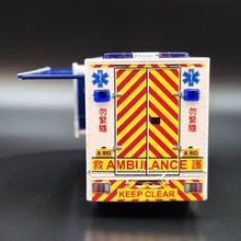 Load image into Gallery viewer, Explorafind 2015 Isuzu N Series NPR Paramedic Equipment Tender Truck 1:64 Die Cast New
