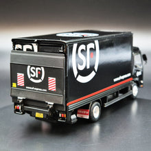 Load image into Gallery viewer, Explorafind 2015 Isuzu N Series NPR Box Body Truck SF Express 1:64 Die Cast Truck New
