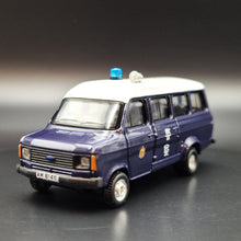 Load image into Gallery viewer, Explorafind 1980 Ford Transit MKII Royal Hong Kong Police Van AM8145 1:76 Die Cast New
