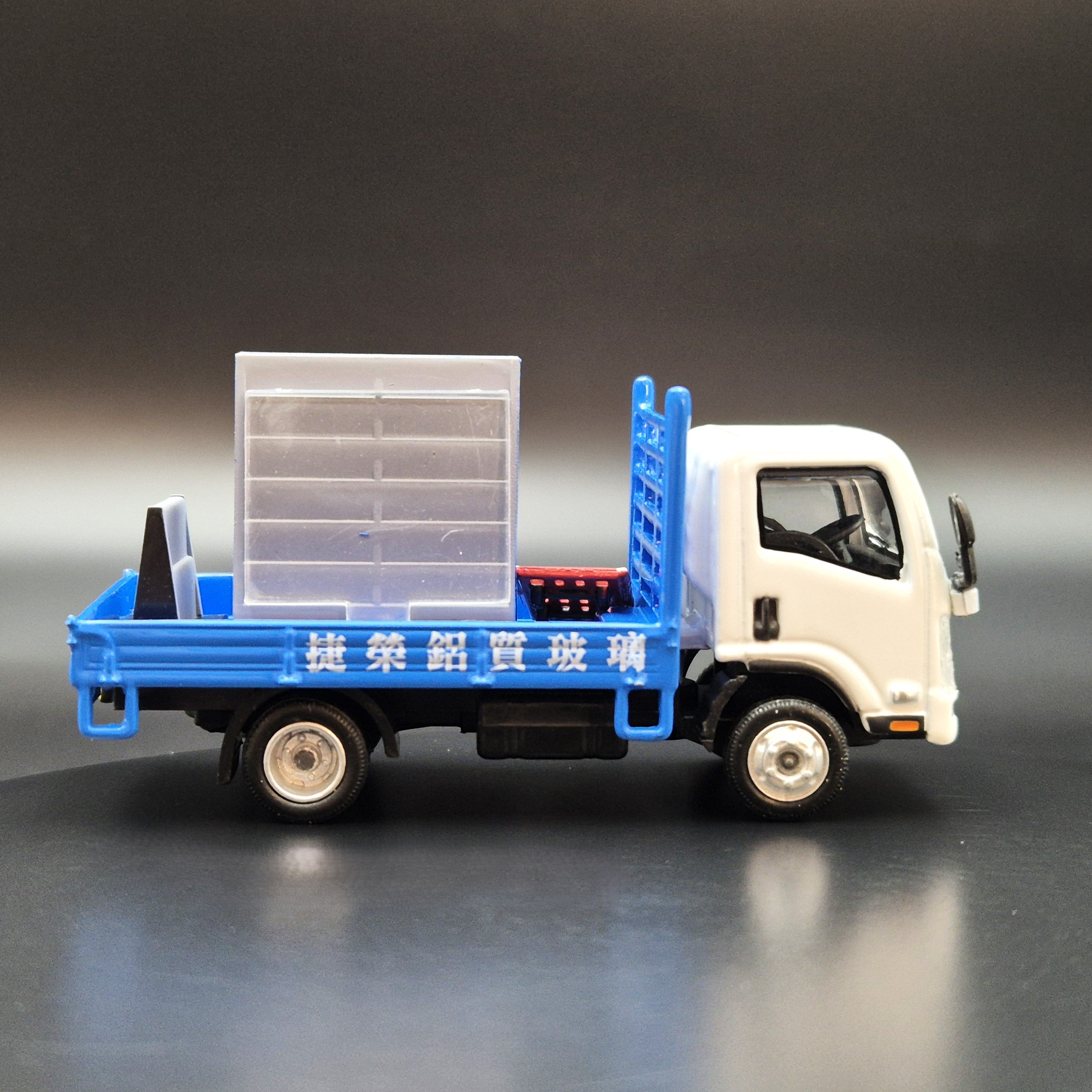 Explorafind 2015 Isuzu N Series NPR Glass Transport Truck 1:64 Die Cas