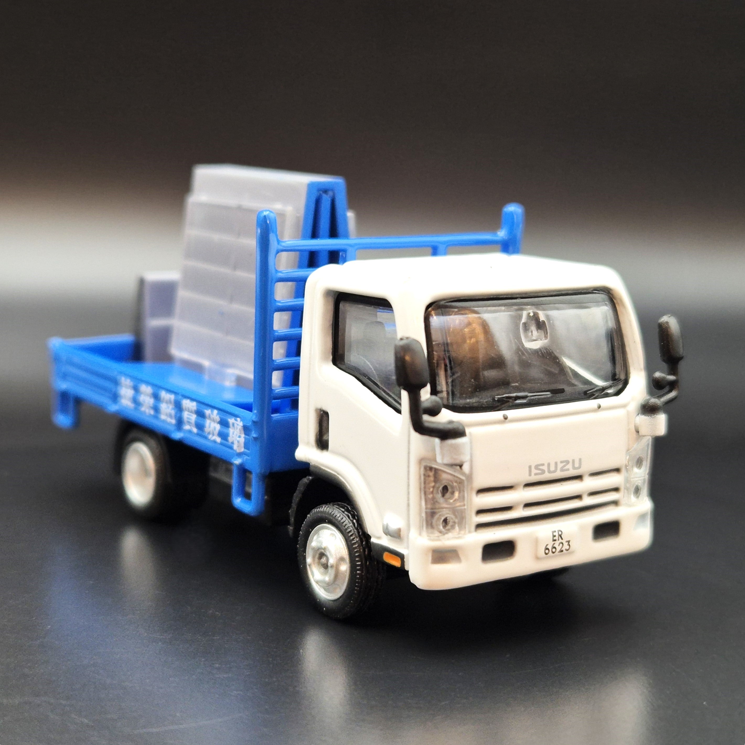 Explorafind 2015 Isuzu N Series NPR Glass Transport Truck 1:64 Die Cas