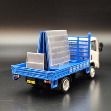 Load image into Gallery viewer, Explorafind 2015 Isuzu N Series NPR Glass Transport Truck 1:64 Die Cast Truck New
