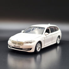 Load image into Gallery viewer, Explorafind 2017 BMW Series 5 F11 White 1:64 Die Cast Car New
