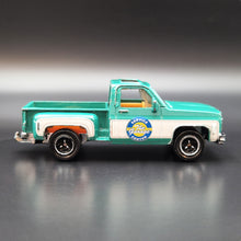 Load image into Gallery viewer, Matchbox 2009 &#39;75 Chevy Stepside Pickup Green MBX Service Centre 5 Pack Loose
