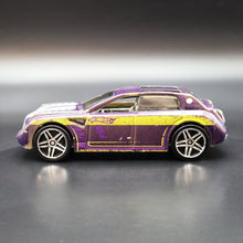 Load image into Gallery viewer, Hot Wheels 2010 Unobtainium 1 Purple (Cold), Green (Warm) Color Shifters
