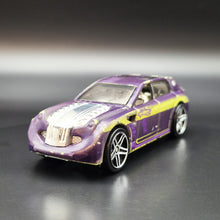 Load image into Gallery viewer, Hot Wheels 2010 Unobtainium 1 Purple (Cold), Green (Warm) Color Shifters
