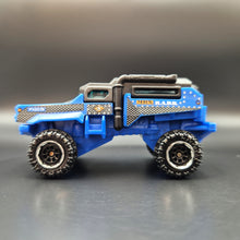 Load image into Gallery viewer, Matchbox 2014 Rumble Raider Blue #119 MBX Explorers
