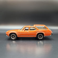 Load image into Gallery viewer, Matchbox 2010 Oldsmobile Vista Cruiser Orange Camping Adventure 5 Pack Exclusive
