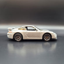 Load image into Gallery viewer, Matchbox 2008 Porsche 911 GT3 Silver VIP Pack Loose
